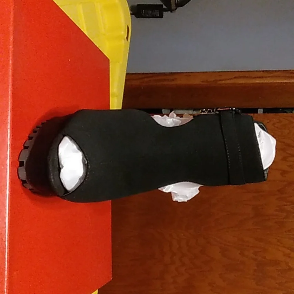 GUESS HEELS - Picture 2 of 2